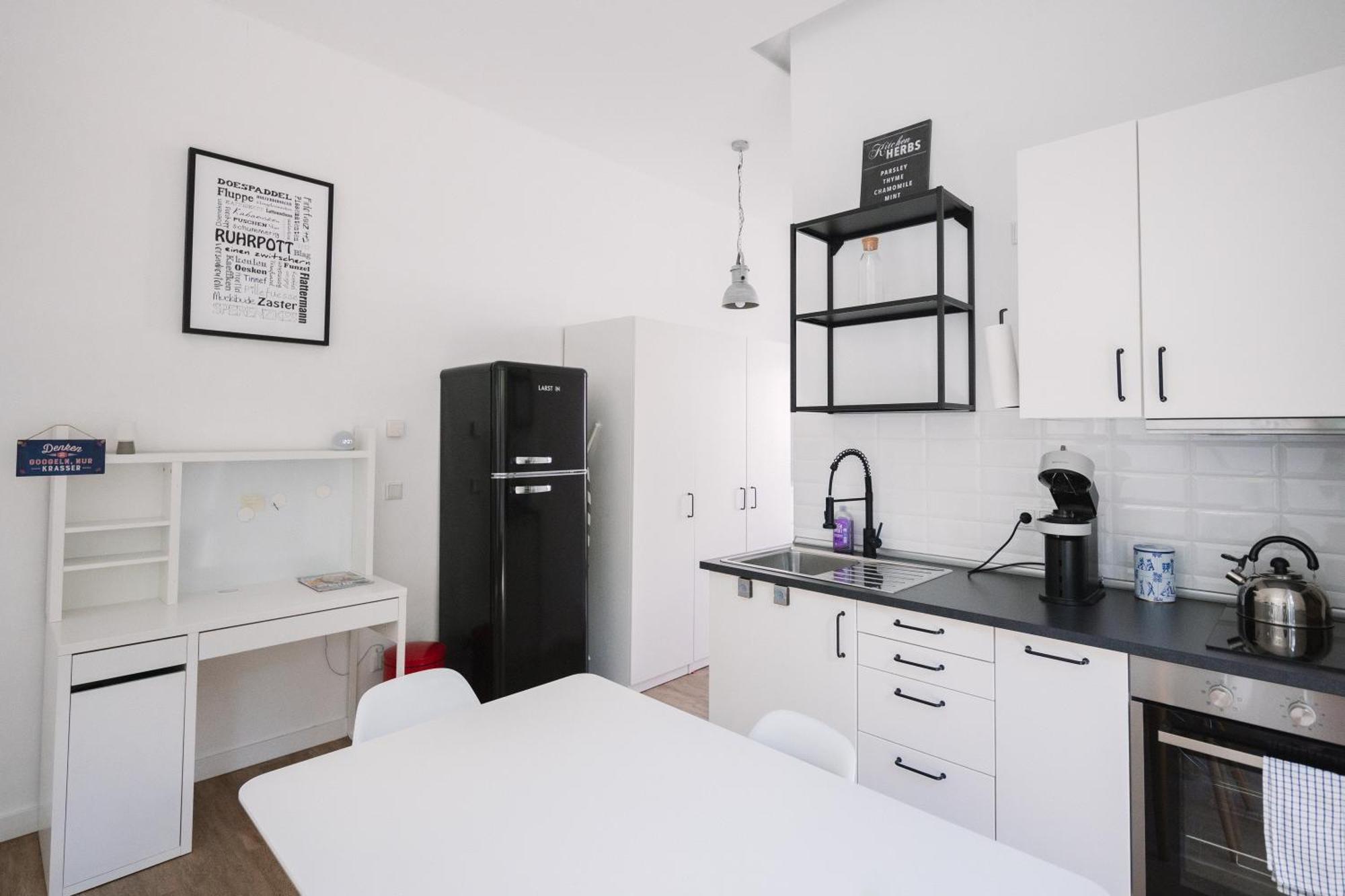 Schoene, Moderne Wohnung Mit Grosszuegiger Terasse Есен Екстериор снимка